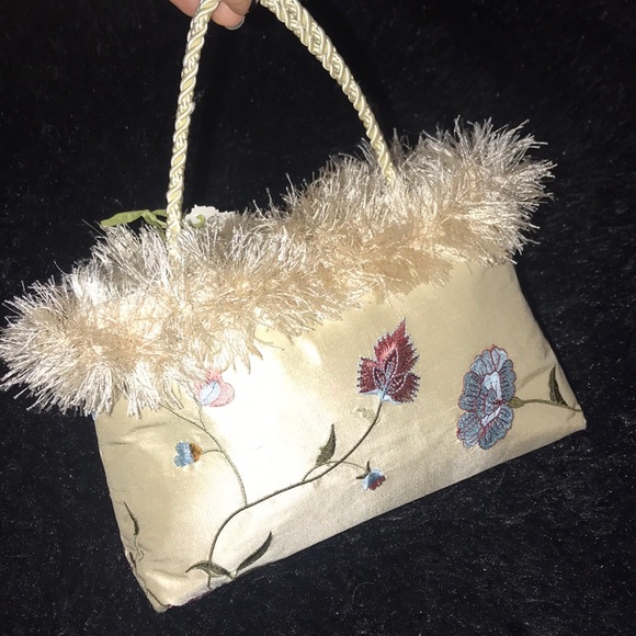 Silk Embroidered Bridal Handmade handbag - Picture 2 of 5